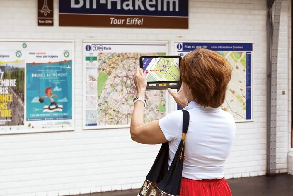 Explore 8 handheld electronic magnifier