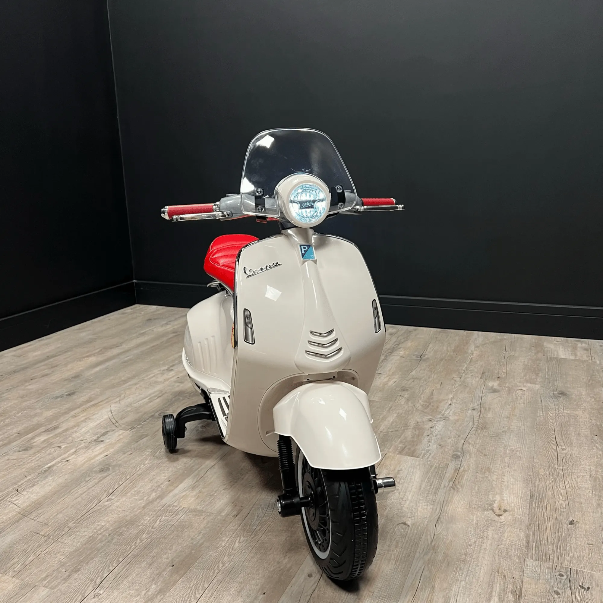 Vespa 946 Licensed