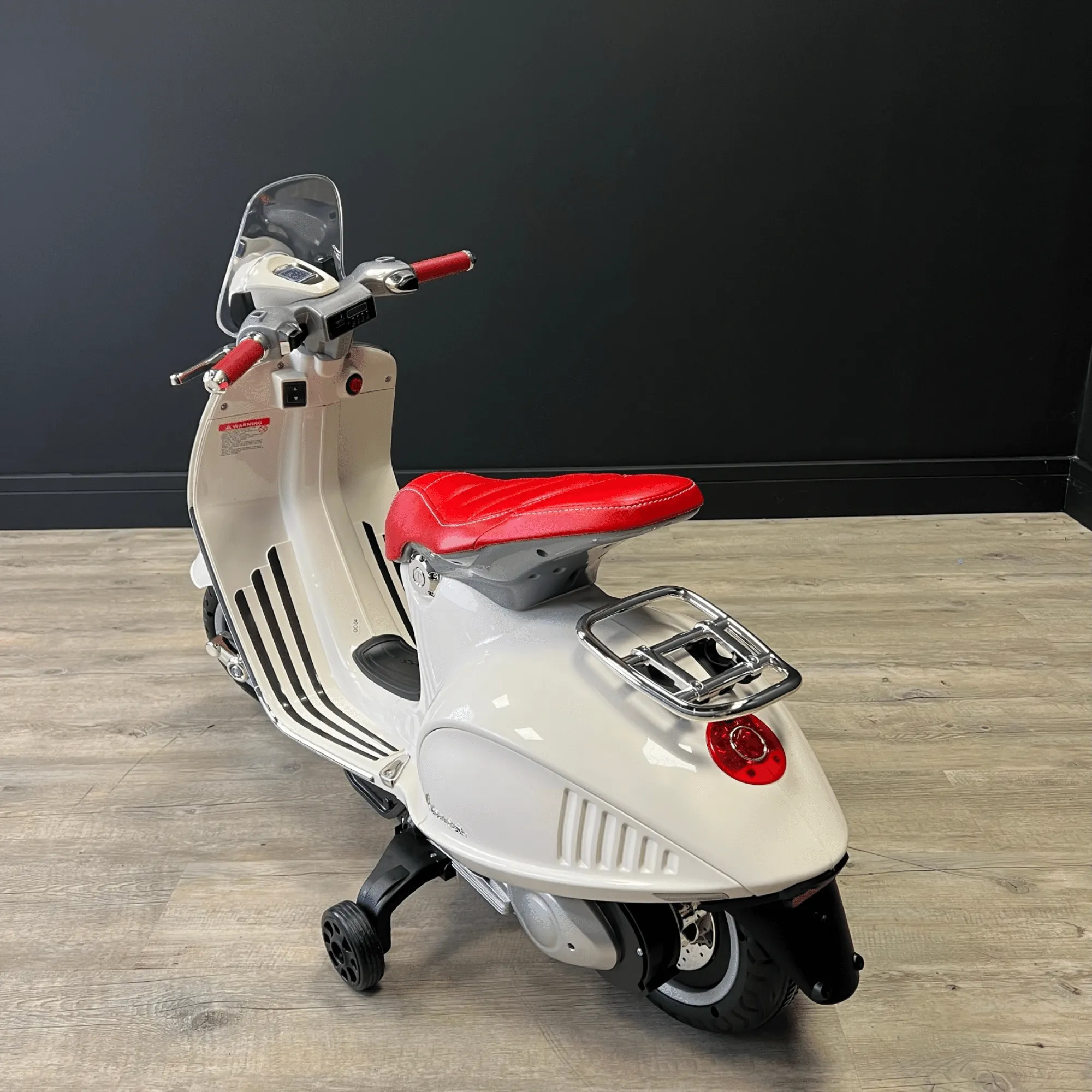 Vespa 946 Licensed